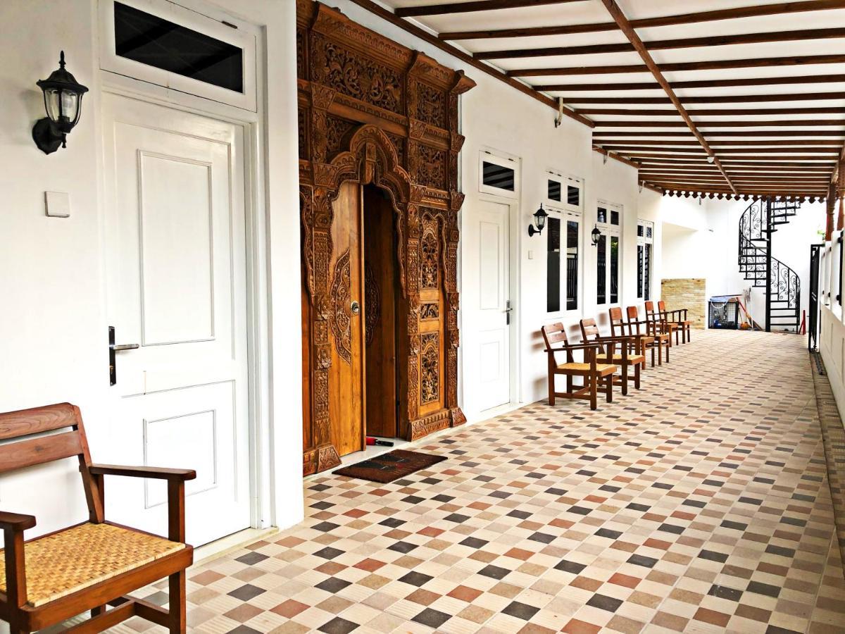 The Lawang Yogya Guesthouse Yogyakarta Exterior photo